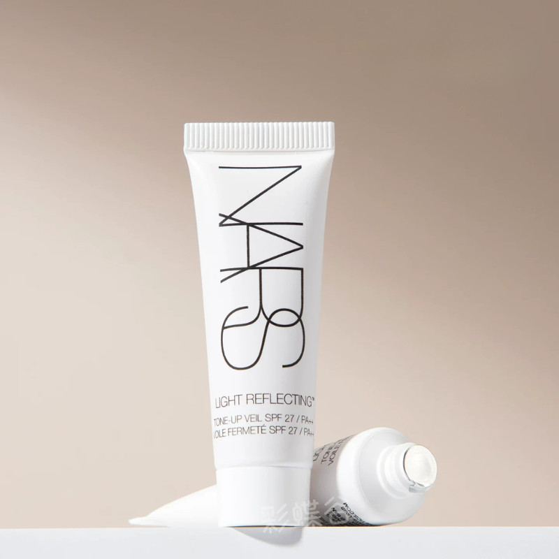 [بحجم مناسب للسفر] كريم مرطب وملون Radiant Tinted Moisturizer من NARS بعامل حماية SPF27